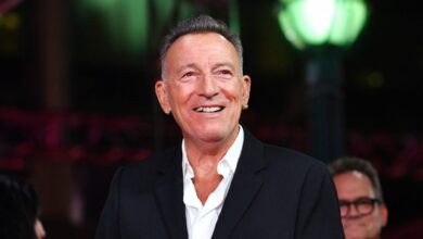 Bruce Springsteen and Robert De Niro Leave US Together: ‘Nobody Respects Us Here’